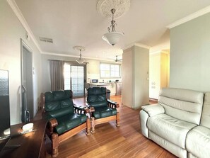 Living area - Private Room Shared House | Bentleigh near train (Bentleigh)