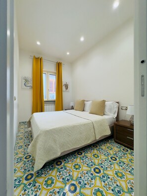 Casa de lujo, 2 habitaciones, regadera para personas con discapacidad, cocina | Cortinas blackout, tabla de planchar con plancha y wifi gratis 
