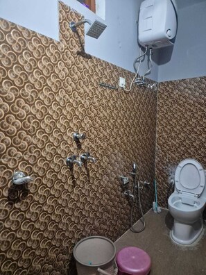 Bathroom - Devom hotel (Phata)