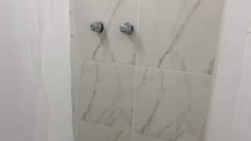 Classic Studio | Bathroom | Free toiletries, towels, soap, shampoo