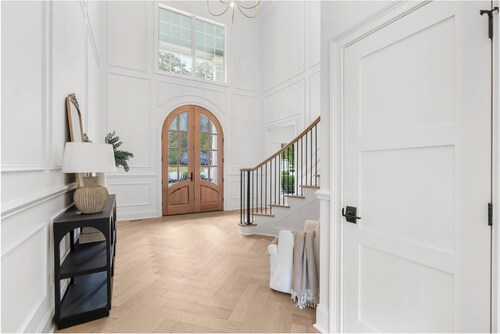 Luxury 6BR Home in Greenville w/ Heated Pool Near Furman & Golfing
