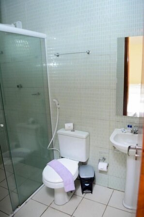 Dusche, Handtücher, Toilettenpapier