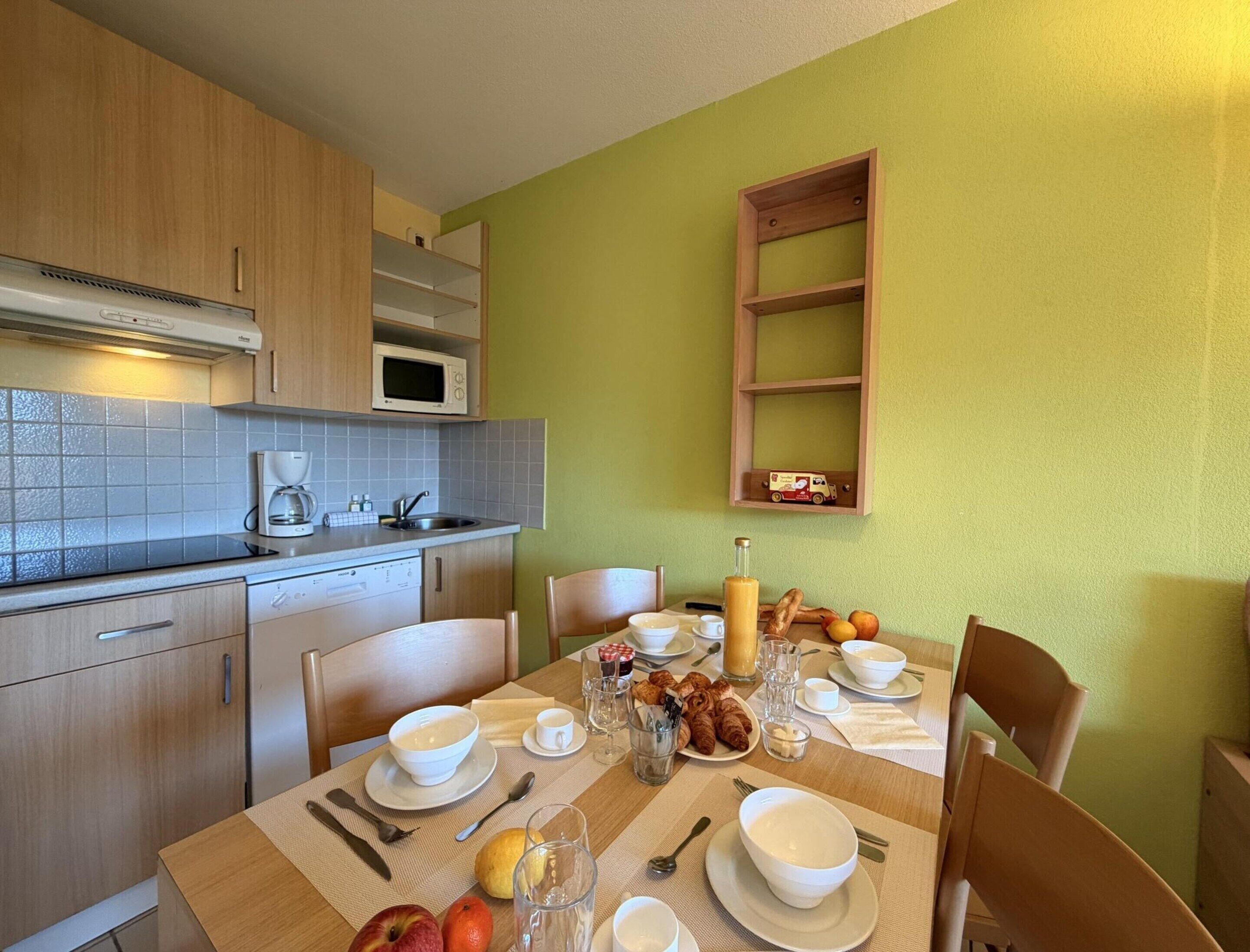 Apartment | Dining