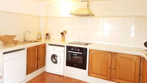 Frigorifero, microonde, forno, lavastoviglie