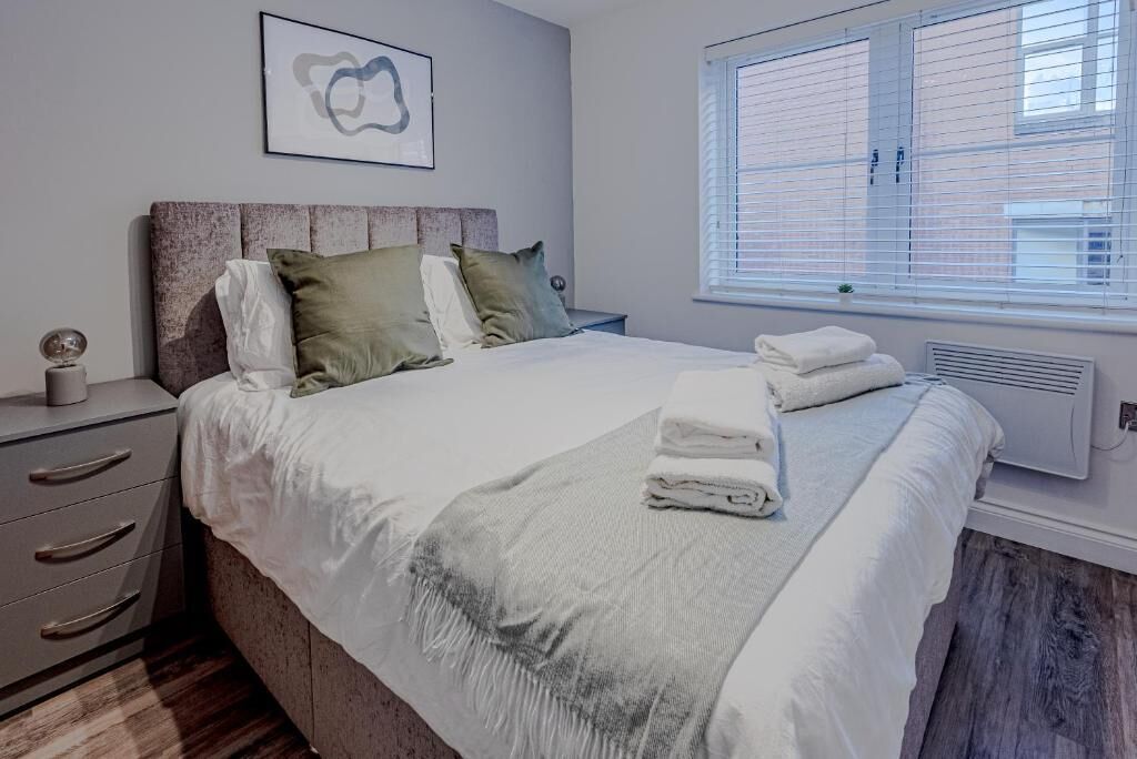 Iron/ironing board, Internet, bed sheets