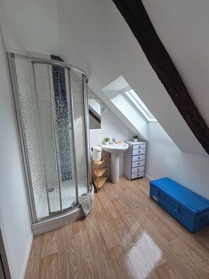 Hair dryer, soap, toilet paper - Old fisherman's cottage completely renovated (Étel)