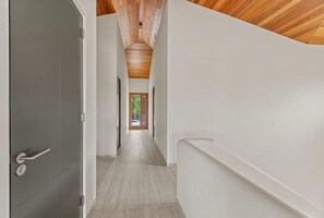 House - NEW 4BR Villa With 2 Pools at Blue Bay (Sint Michiel)