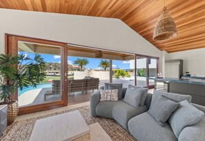 House | 4 bedrooms - NEW 4BR Villa With 2 Pools at Blue Bay (Sint Michiel)