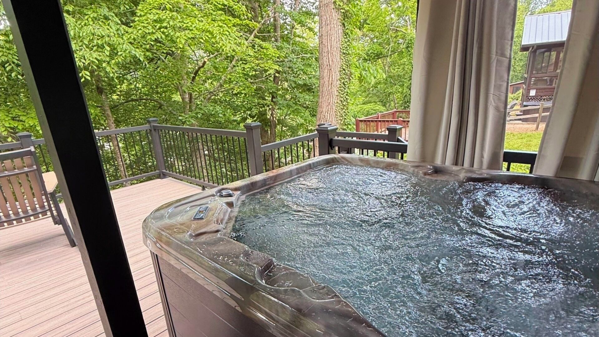 Bañera de hidromasaje al aire libre