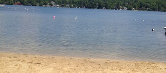 2 bedroom Lakeside Retreat on Private Road in Beautiful Windham