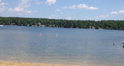 2 bedroom Lakeside Retreat on Private Road in Beautiful Windham