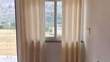 Deluxe Room | Free WiFi