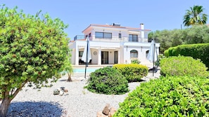 Exterior - Beautiful Villa With Private Pool In Coral Bay (Coral Bay)