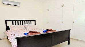 Room - Beautiful Villa With Private Pool In Coral Bay (Coral Bay)