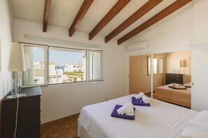3 dormitorios, tabla de planchar con plancha, Internet y ropa de cama