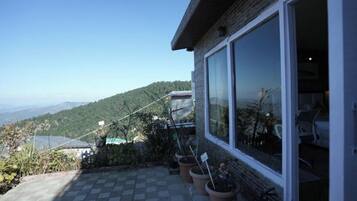 Villa, Mountain View | Property grounds