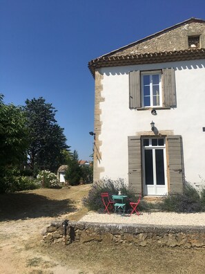 Exterior - Dwelling in farmhouse with independent entrance (no shared rooms) (Pertuis)