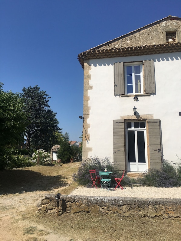 Exterior - Dwelling in farmhouse with independent entrance (no shared rooms) (Pertuis)