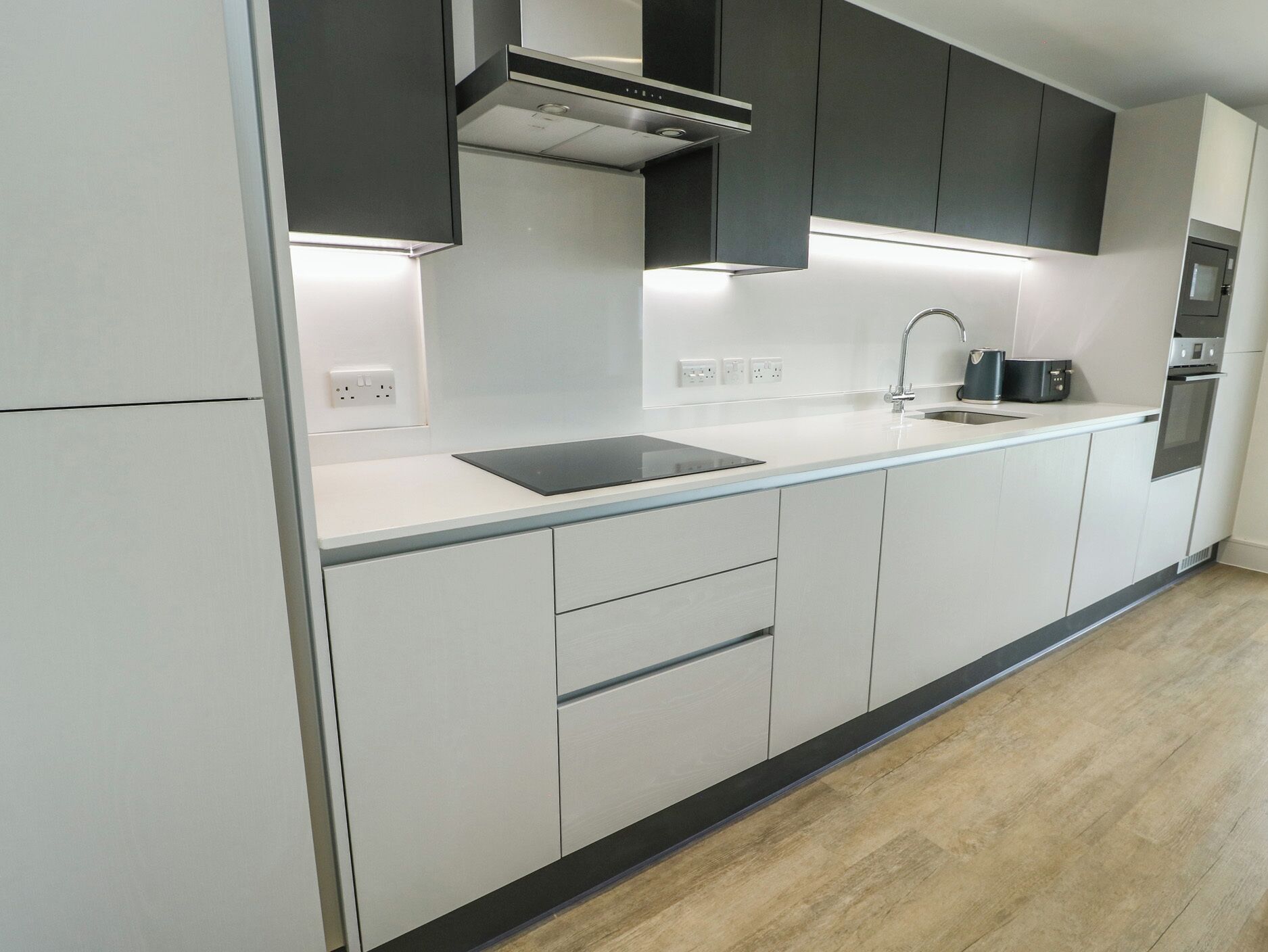 Dishwasher, cookware/dishes/utensils