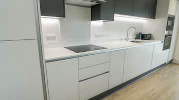 Dishwasher, cookware/dishes/utensils