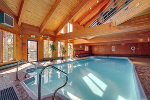 Interior - Cozy Condo w/ Balcony & Mtn Views in Silverthorne (Silverthorne)