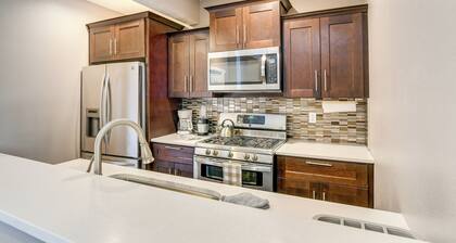 4 Mi to Easter Lake Park! Inviting Rental w/ Patio