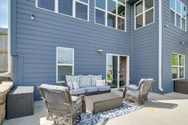 Front of property - 4 Mi to Easter Lake Park! Inviting Rental w/ Patio (Des Moines)