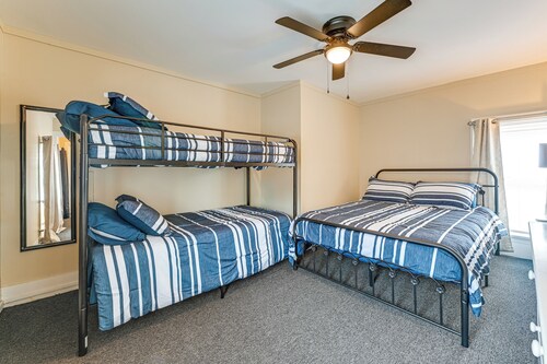 Walkable 2-unit Home Near Dtwn Seneca Falls!