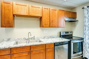 Interior - Walkable 2-unit Home Near Dtwn Seneca Falls! (Seneca Falls)