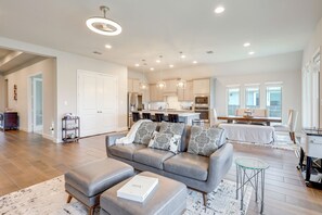 Interior - Commute to Austin! High-end Suburban Home w/ Yard (Manor)