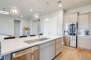 Interior - Commute to Austin! High-end Suburban Home w/ Yard (Manor)