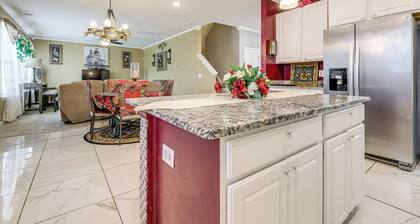 Lakes, Gardens & More! Getaway in Moncks Corner