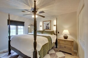 Interior - Sleeps 40! Entire Condotel Outside Overland Park (Louisburg)