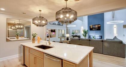 Sleeps 40! Entire Condotel Outside Overland Park