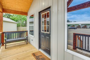 Interior - Bring Your Boat! Cozy Home 3 Mi to Sabine River (Joaquin)