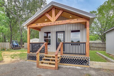 Bring Your Boat! Cozy Home 3 Mi to Sabine River
