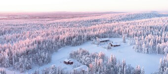 Welcome to a charming house on a real husky farm