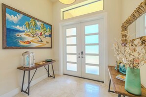 Interior - Luxurious 4 bed/3bathroom - hot tub and pool (Cape Coral)