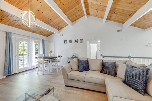 Gateway to Big Bear! High-country Home w/ Deck