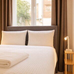 WiFi, bed sheets - Old town and harbor and cozy City Apartment (Wismar)