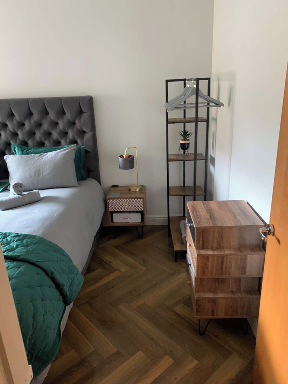 2 bedrooms, iron/ironing board, WiFi (free), bed sheets