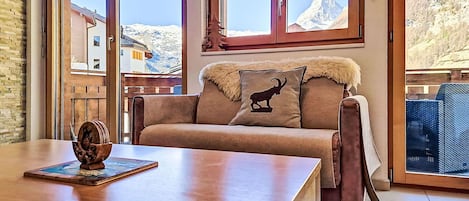 Fernseher, Kamin