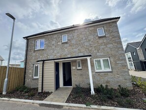 Exterior detail - 3- bed house in lovely Camborne with air conditioning and EV charger & parking (Camborne)