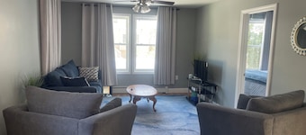 2-bedroom lakeside retreat in beautiful Windham