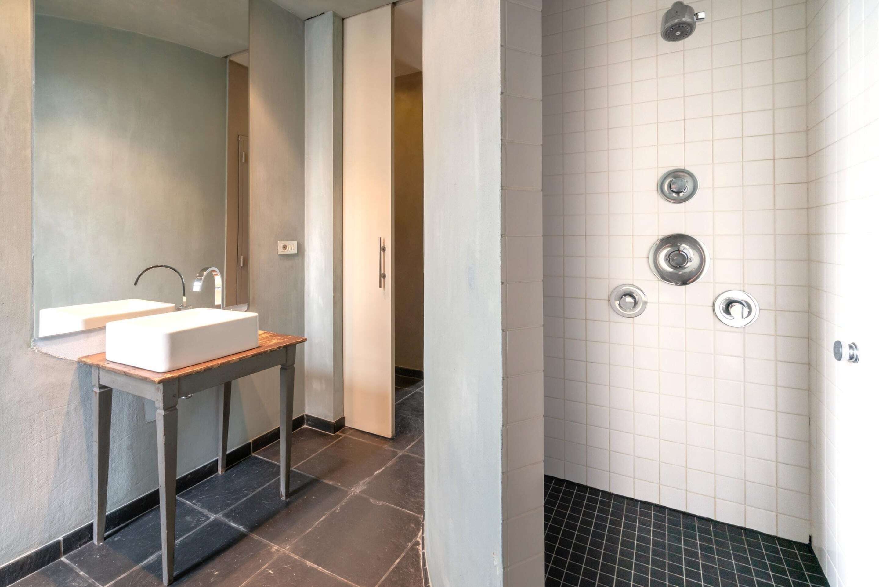 Apartment | Bathroom