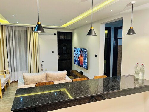 Modern 2BR Garden Home . BBQ . Sereni Homes