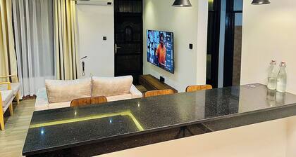 Modern 2BR Garden Home . BBQ . Sereni Homes