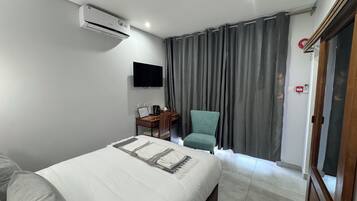Doppia Executive, bagno privato | Una scrivania, postazione laptop, Wi-Fi gratuito