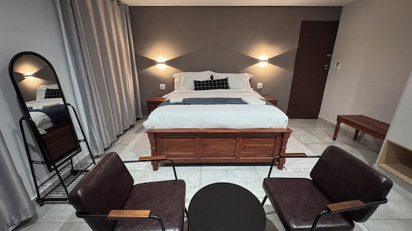 Deluxe Double Room, Private Bathroom | Desk, laptop workspace, free WiFi - Raintree Hotel (Nata)
