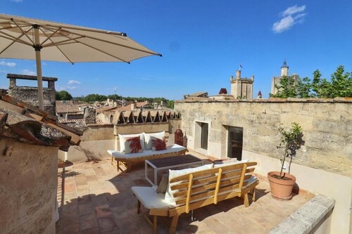 Uzes Place aux Herbes-Le Belvedere-appartement d’exception Rooftop climatisation